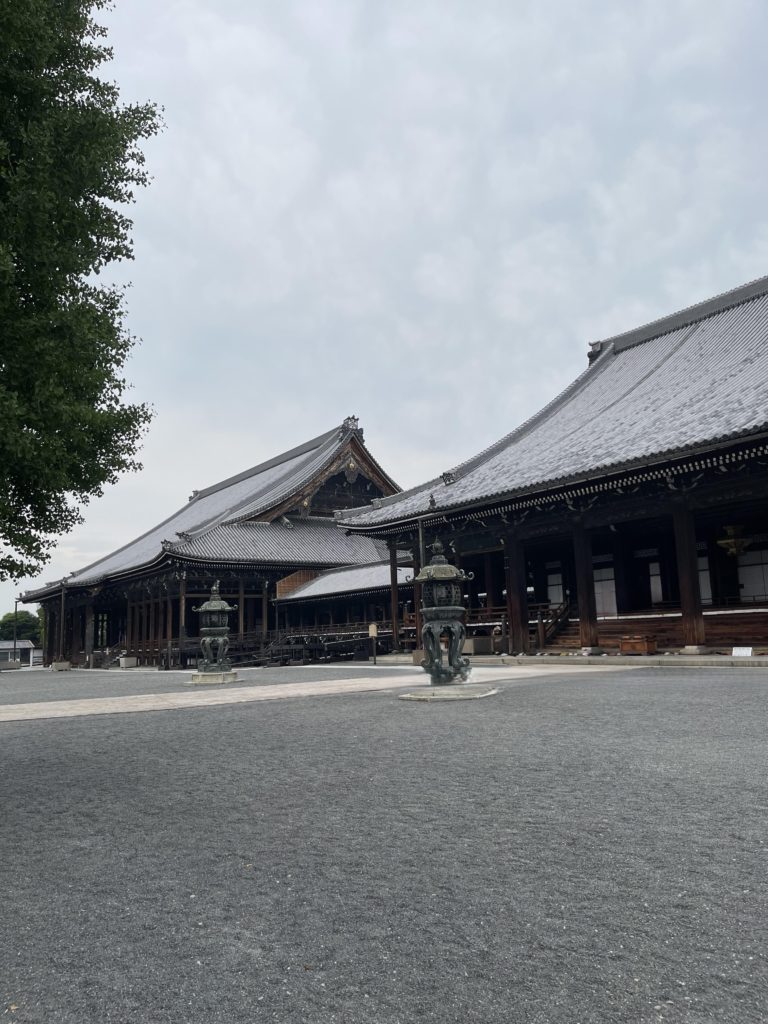 御影堂と阿弥陀堂